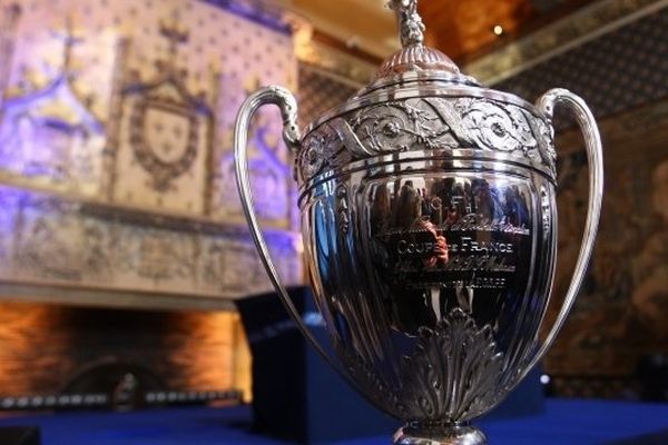 La trophée de la Coupe de France de Football