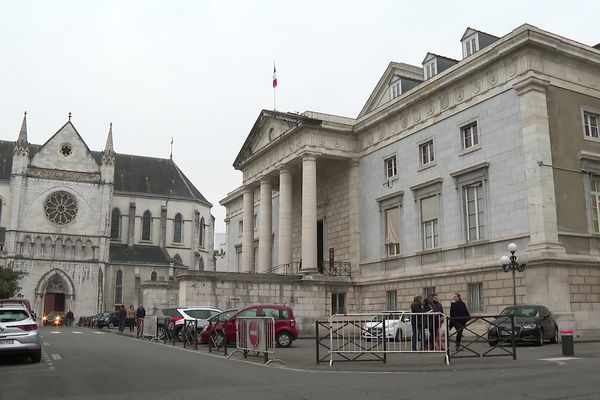 Les deux Landais comparaissent devant la cour criminelle de Pau.