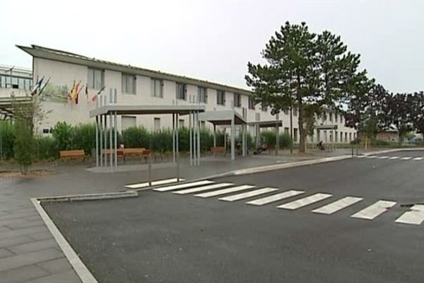 Le lycée de la Venise Verte (Niort) où le cas de tuberculose a été diagnostiqué mercredi dernier sur un élève de terminale ES.