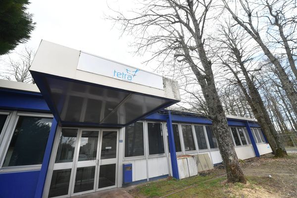 Le site de Tétra Médical à Saint-Cyr-en-Val (Loiret) fermé depuis 2022.