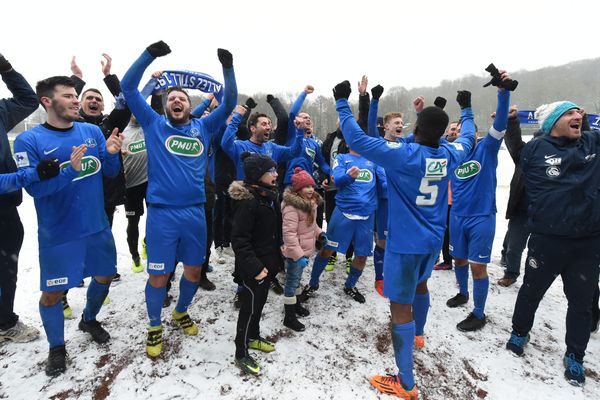 La joie des joueurs de Still après leur victoire contre Rombas.