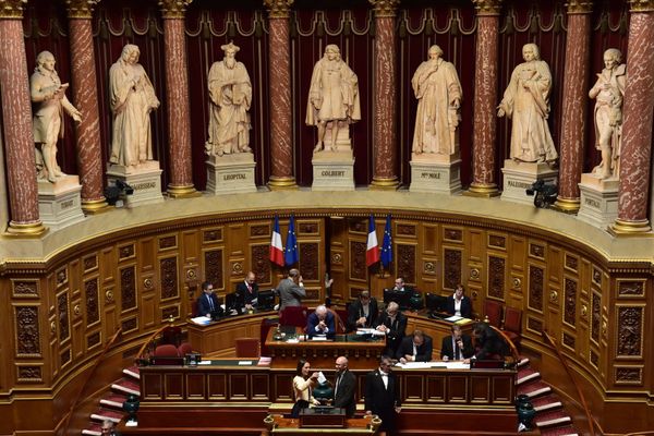 Quels sont les sénateurs corses qui siègeront au Palais du Luxembourg lors des prochaines sessions ? 