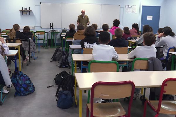 Plus de 200 jeunes du collège  Bellevue à Toulouse (Haute-Garonne) ont été sensibilisés au harcèlement scolaire ce vendredi 4 octobre 2024 par Me Furet, lors de la 7e journée du droit.