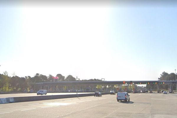 L'homme a été percuté sur l'A62, un peu avant le péage de Saint-Selve, dans le sens Bordeaux-Toulouse.