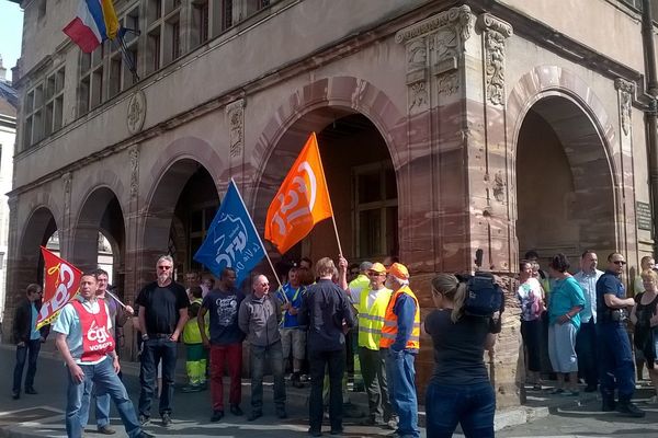 Des agents municipaux en grève de 10 à 11 heures