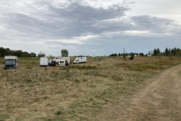 La rave-party a débuté vendredi 4 octobre au soir, dans la forêt Sivens, dans le Tarn. Elle a duré tout le week-end engendrant des nuisances sonores pour des milliers d'habitants du département.