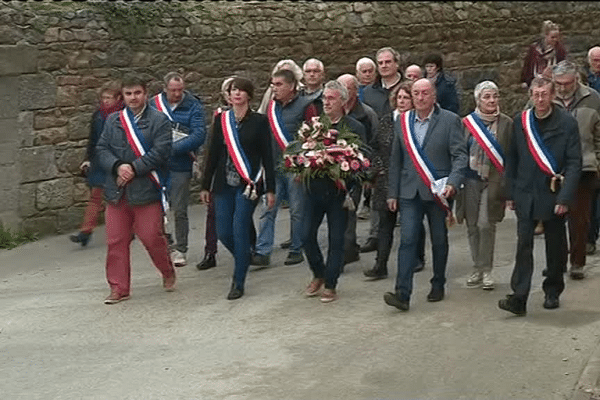 Ils manifestent pour protester contre la fermeture programmée de la trésorerie à Bégard le 2 novembre 2017