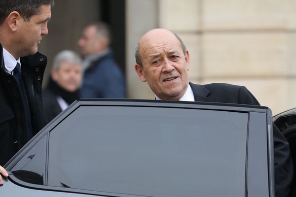 Le ministre des Affaires étrangères devant le palais de l'Élysée, le 15 novembre 2017.