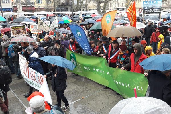 Plusieurs centaines de manifestants à Gardanne  dans les Bouches-du-Rhône contre la centrale biomasse