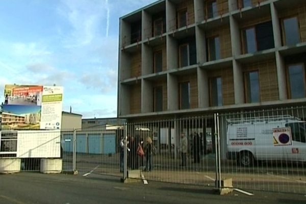 Blocage du chantier de l'internat d'excellence à Montceau