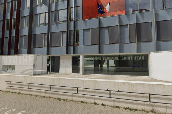 Douze élèves de l'école Saint-Jean de Strasbourg seraient à la rue.