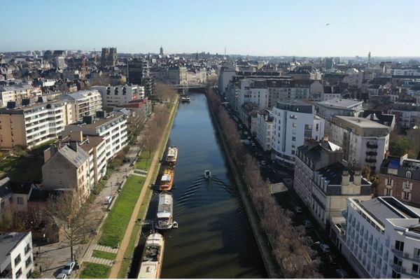 Par sa petite taille, pendant longtemps la Vilaine n'a pas été considéré comme un fleuve "majestueux, qui en impose". 