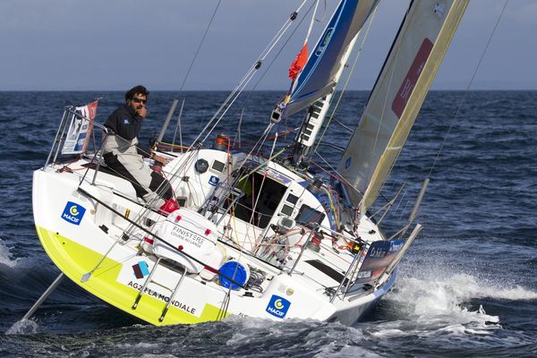 Yoann Richomme (Skipper Macif 2014) lors de la 2ème étape de la Solitaire Bompard Le Figaro entre Cowes (île de Wight) et Paimpol (22) le 27 juin 2016.