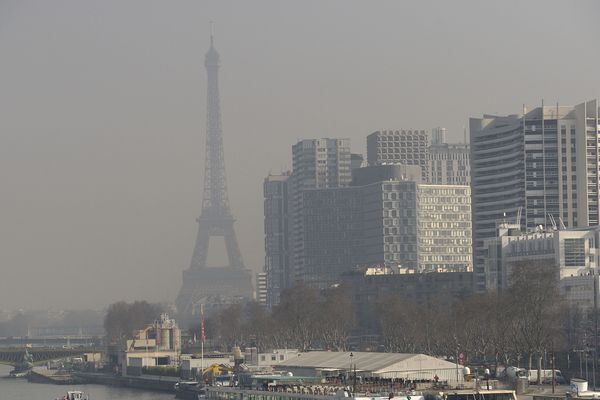 La pollution de l'air à Paris, photo prise en mars