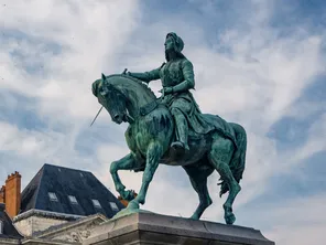 Statue de Jeanne d'Arc place du Martroi à Orléans.