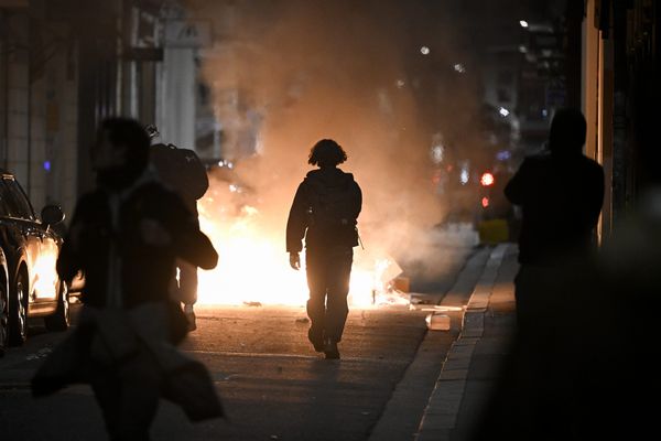 Le 20 mars 2023, manifestation spontanée contre la réforme des retraites et le recours à l'article 49 alinéa 3 de la Constitution.