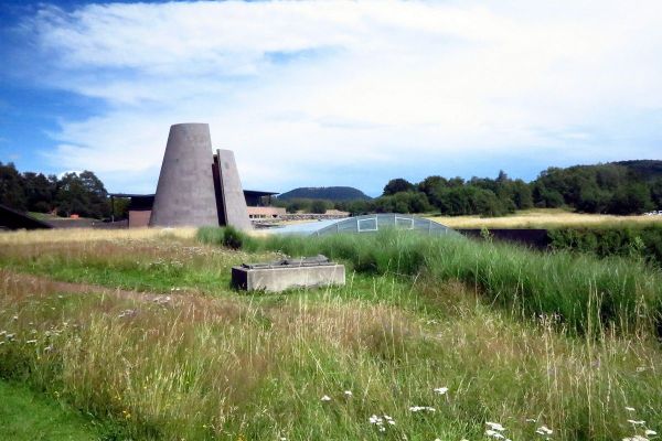 Le parc Vulcania, situé à Saint-Ours-les-Roches dans le Puy-de-Dôme recrute une centaine de saisonniers.