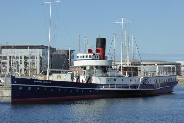 Le "Princess Elizabeth" amarré à Dunkerque, avant sa transformation en restaurant