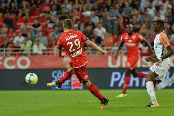 Le DFCO signe sa première victoire de la saison en Ligue 1, en battant Montpellier 2-1 grâce à un doublé de Benjamin Jeannot, samedi 26 août 2017