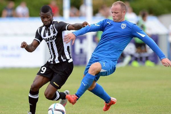 Florian Martin (à droite) lors d'un match amical avec Niort en juillet dernier.