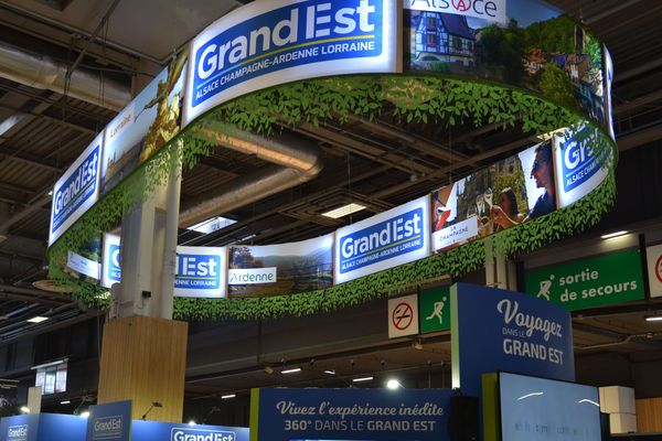 Déambulation dans les allées du hall 3 consacré à la gastronomie dans le salon de l'agriculture. 