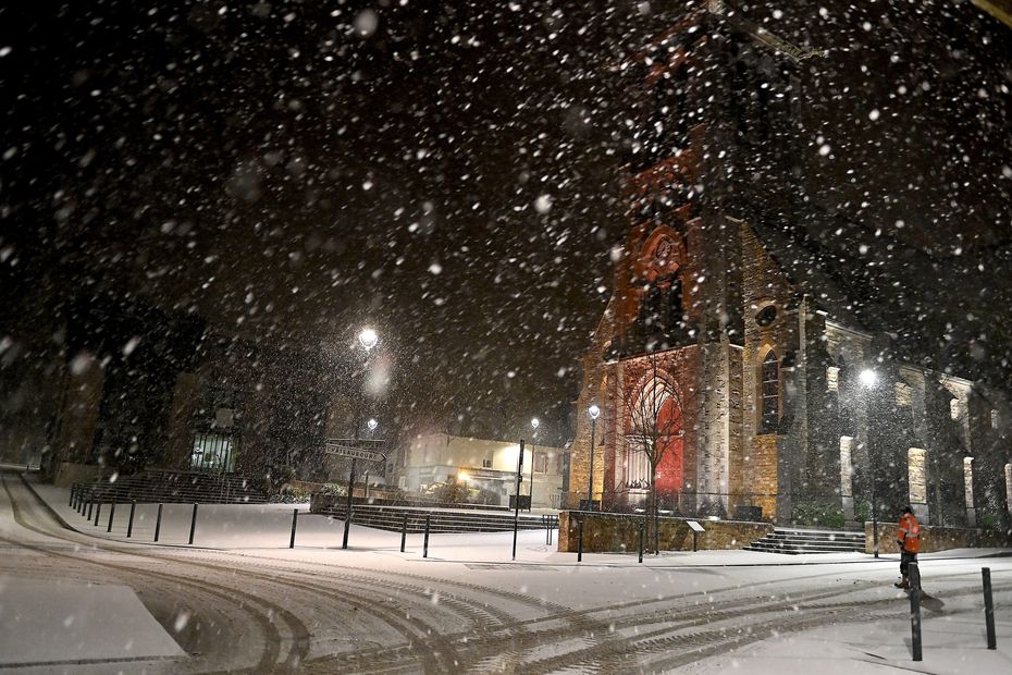 Vidéos. Neige à Bordeaux : les premiers flocons sont tombés ce mercredi  matin