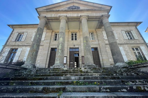 Le tribunal de Bourganeuf traitait les affaires juridiques du canton jusqu'en 2009. Depuis 15 ans, le bâtiment est à l'abandon.