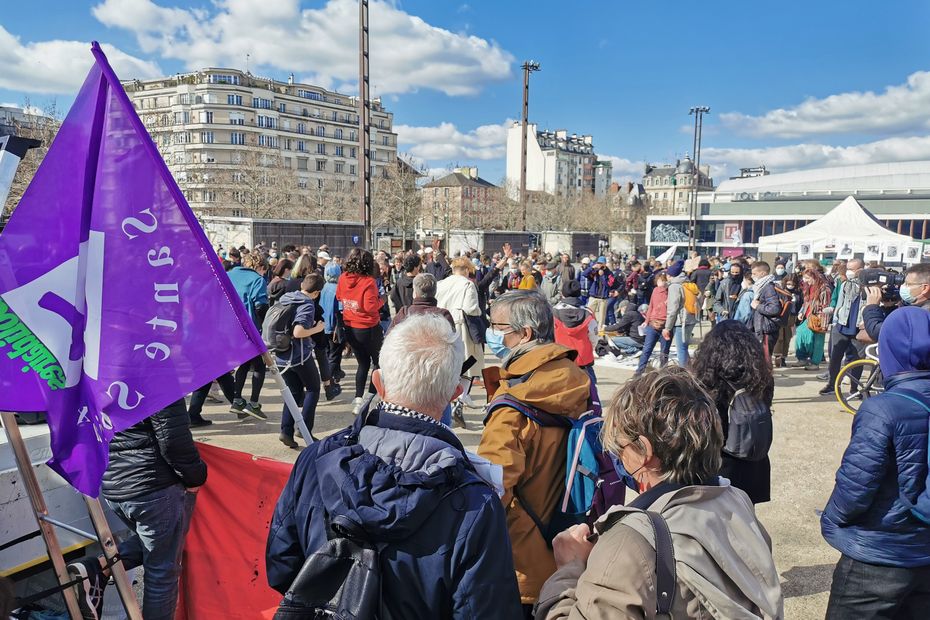 400 people gathered on the occasion of the international day against police violence.