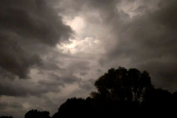 Des orages se sont abattus cette nuit dans toute la région, causant de nombreux dégâts.