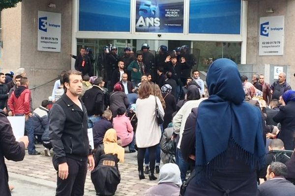 Manifestation Kurde à Rennes devant les locaux de France 3