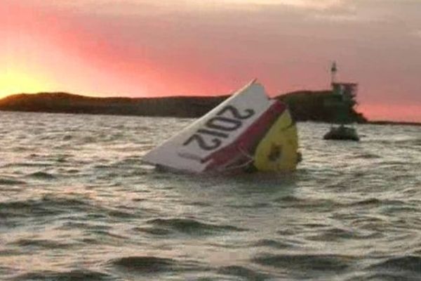 L'épave du bateau a été remorquée vers le port de l'Aberwrac'h