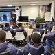 Atelier de sensibilisation à l'homophobie de l'association Foot Ensemble devant des jeunes en préformation au Centre de formation du PSG.