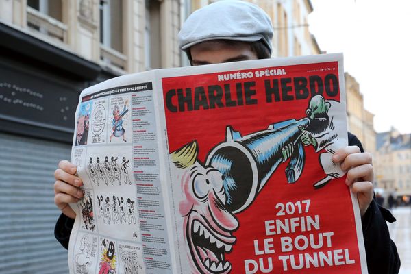 Un numéro spécial de "Charlie Hebdo", deux ans après les attentats de janvier 2015.