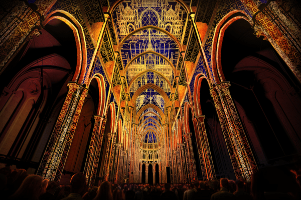 Effet garanti avec l'illumination de la cathédrale de la Treille.