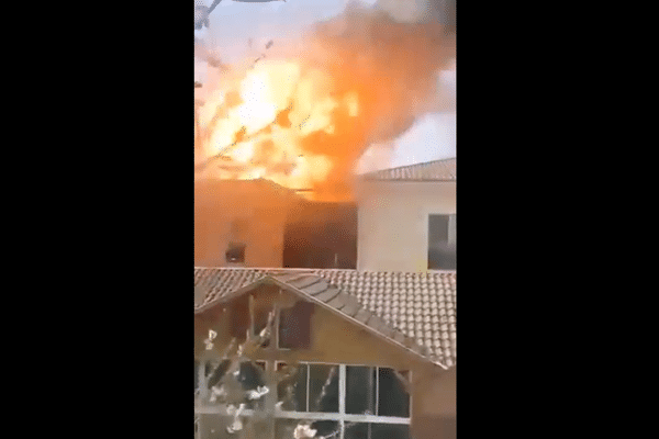 Un incendie s'est déclaré mardi 30 mars dans un collège de Saint-Gaudens (Haute-Garonne). Deux explosions ont eu lieu.