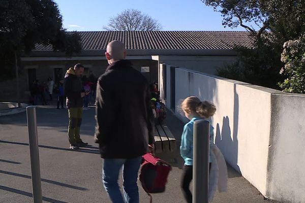 Rentrée des élèves dans une école du Crès dans l'Hérault, lundi 9 mars 2020