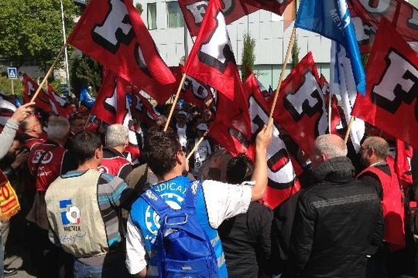 Manifestation lundi matin devant le siège d'EADS