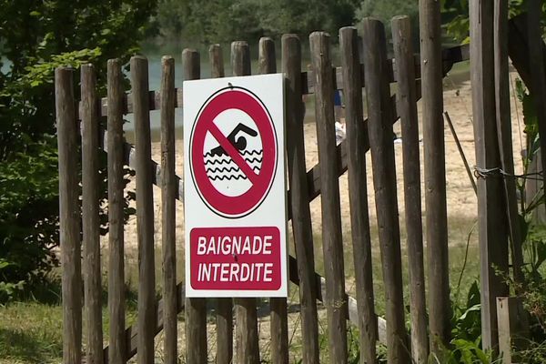 A l'entrée du lac de Pombonne, à Bergerac. 