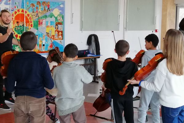 A cause du confinement, le projet pédagogique musical des élèves des écoles de Lagny-le-Sec et Boissy-Fresnoy dans l'Oise a du s'adapter.