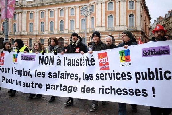 A Toulouse, plusieurs dizaines de personnes ont manifesté contre la loi Macron.