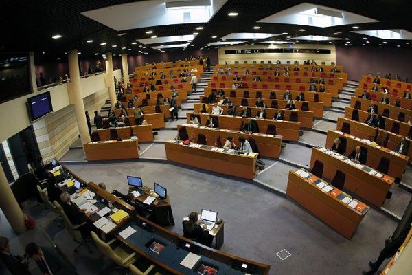 Le Conseil Régional d'Île-de-France, le 24 septembre 2015, se réunit pour la dernière fois avant les élections de décembre