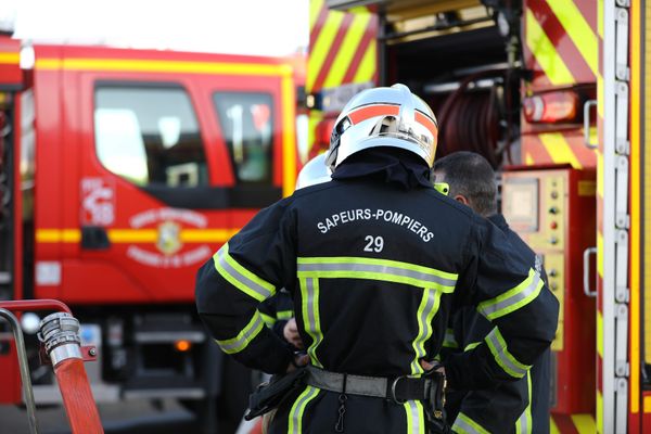 L'incendie a nécessité l'intervention de quatre groupes d'intervention feux de forêt et a été éteint vers 23 heures