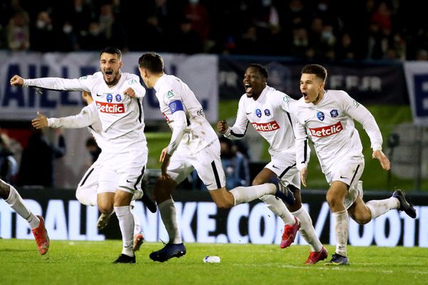 Qualifiés après leur victoire à Bergerac le 9 février (photo), les Versaillais ne pourront pas réunir leurs fans devant un écran géant place du marché, la Ville n'ayant pas obtenu l'autorisation des diffuseurs.