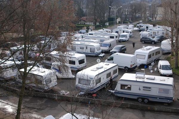 Un camp de gens du voyage