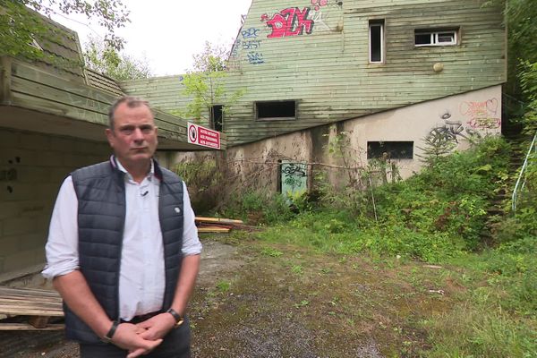 "Le village vacances de Chalmazel va être complètement détruit en 2025 pour laisser place à un espace naturel" Valéry Gouttefarde, maire du village