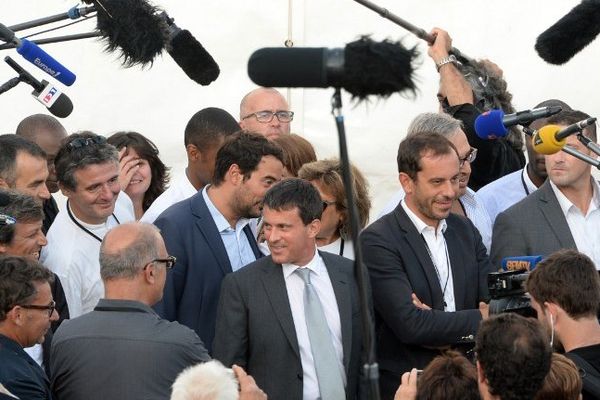 Manuel Valls à son arrivée à La Rochelle pour l'université d'été du PS