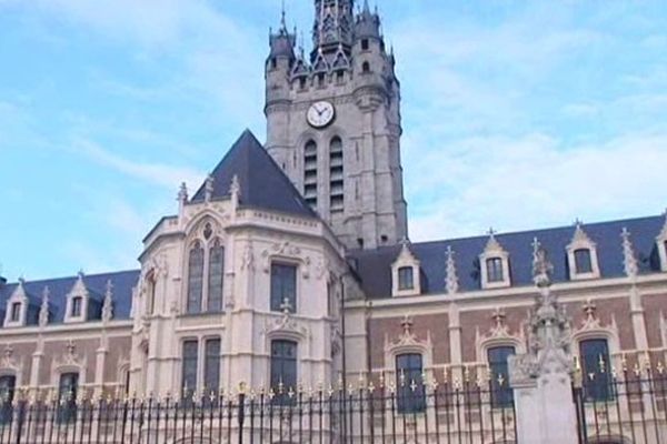 Le beffroi de Douai, symbole de la 17ème circonscription remportée par le RN Thierry Tesson.