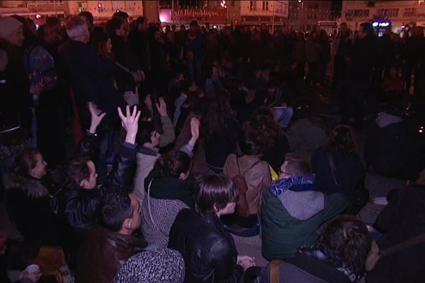 Le mouvement "Nuit debout", le 9 avril 2016, Place de la République à Limoges