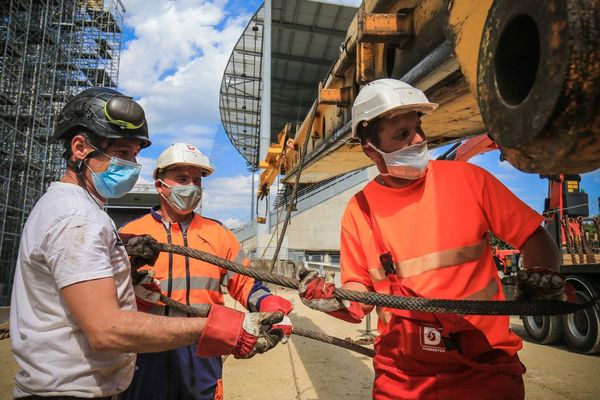 Illustration. Le difficile respect des consignes sanitaires Covid-19 lors de la reprise des chantiers du BTP. 