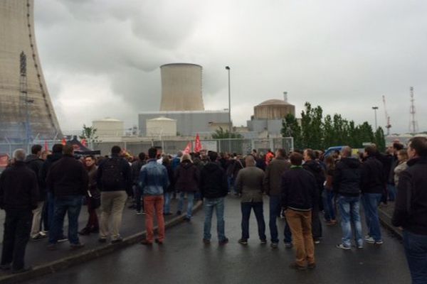 L'accès à la centrale nucléaire de Civaux bloqué par les grévistes.